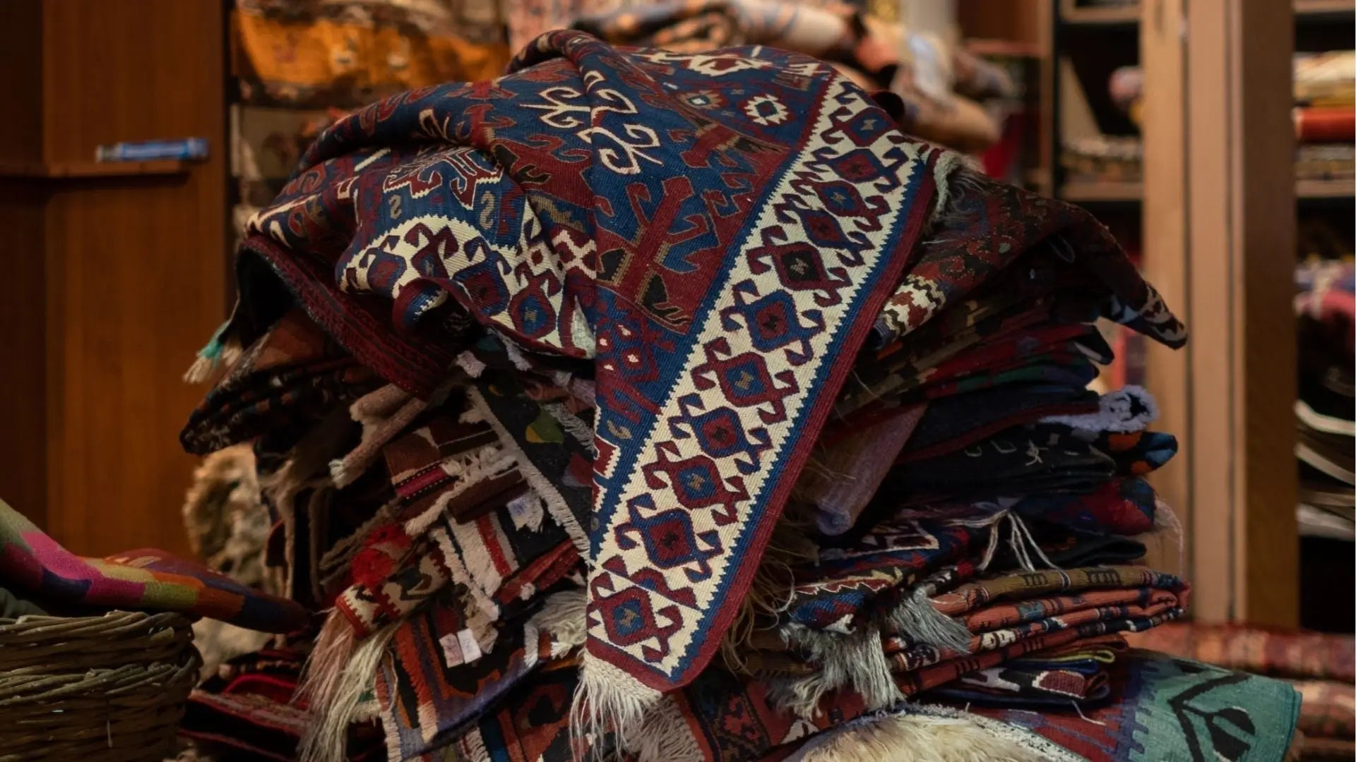 Quelle est la différence entre un tapis à poils ras et un tapis à poils longs ?